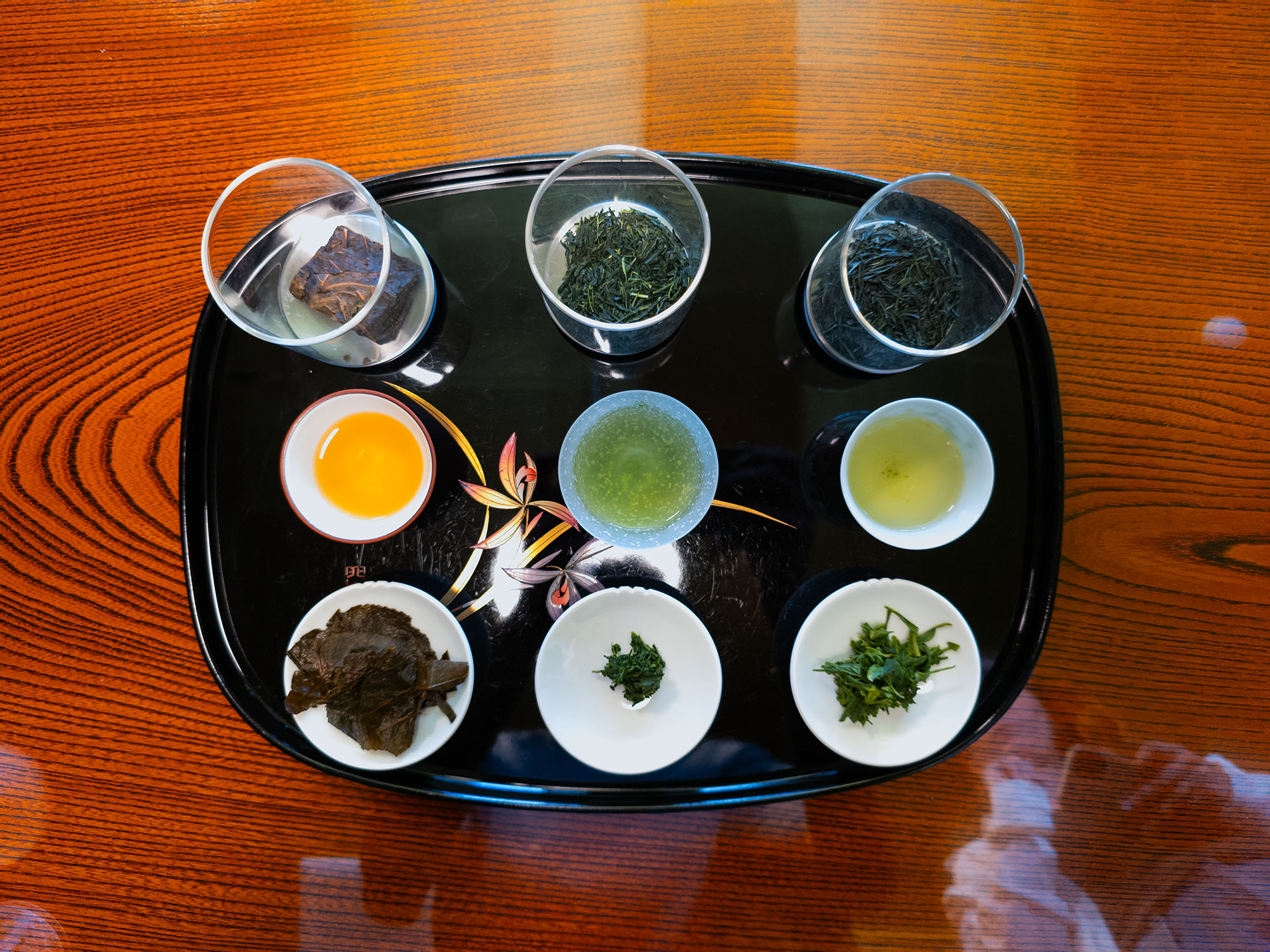 Tray of teas for tasting and comparison